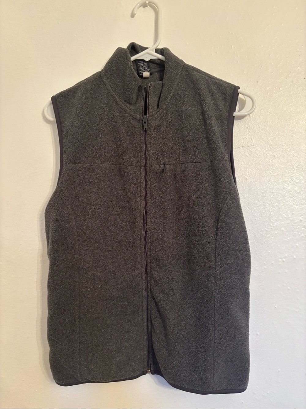 GAP women’s Dark Gray Fleece Vest